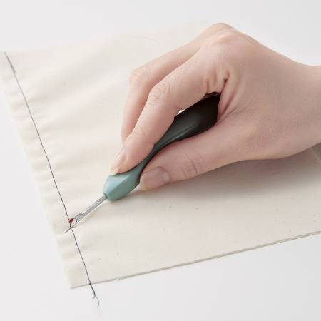 Grip Fit Seam Ripper image 2